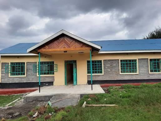 Emuna Learning Centre school building in Eyrecourt, Waterfalls